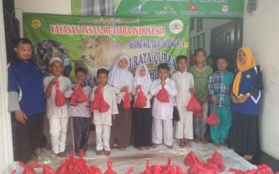 Yayasan Insan Mutiara Indonesia Berbagi Berkah di Hari Raya Idul Qurban 1410 H Bersama Yatim Piatu dan Dhuafa.